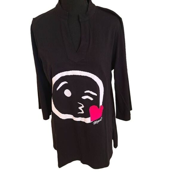 Victoria Womens Fun Kissy Face Emoji Graphic on Black Tunic Top Large - Picture 1 of 7